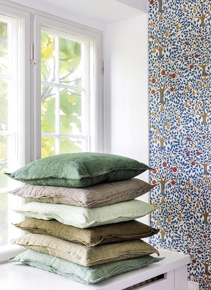 Green Laurel Cushion