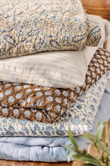 Brown & Blue Stem Sofa Quilt