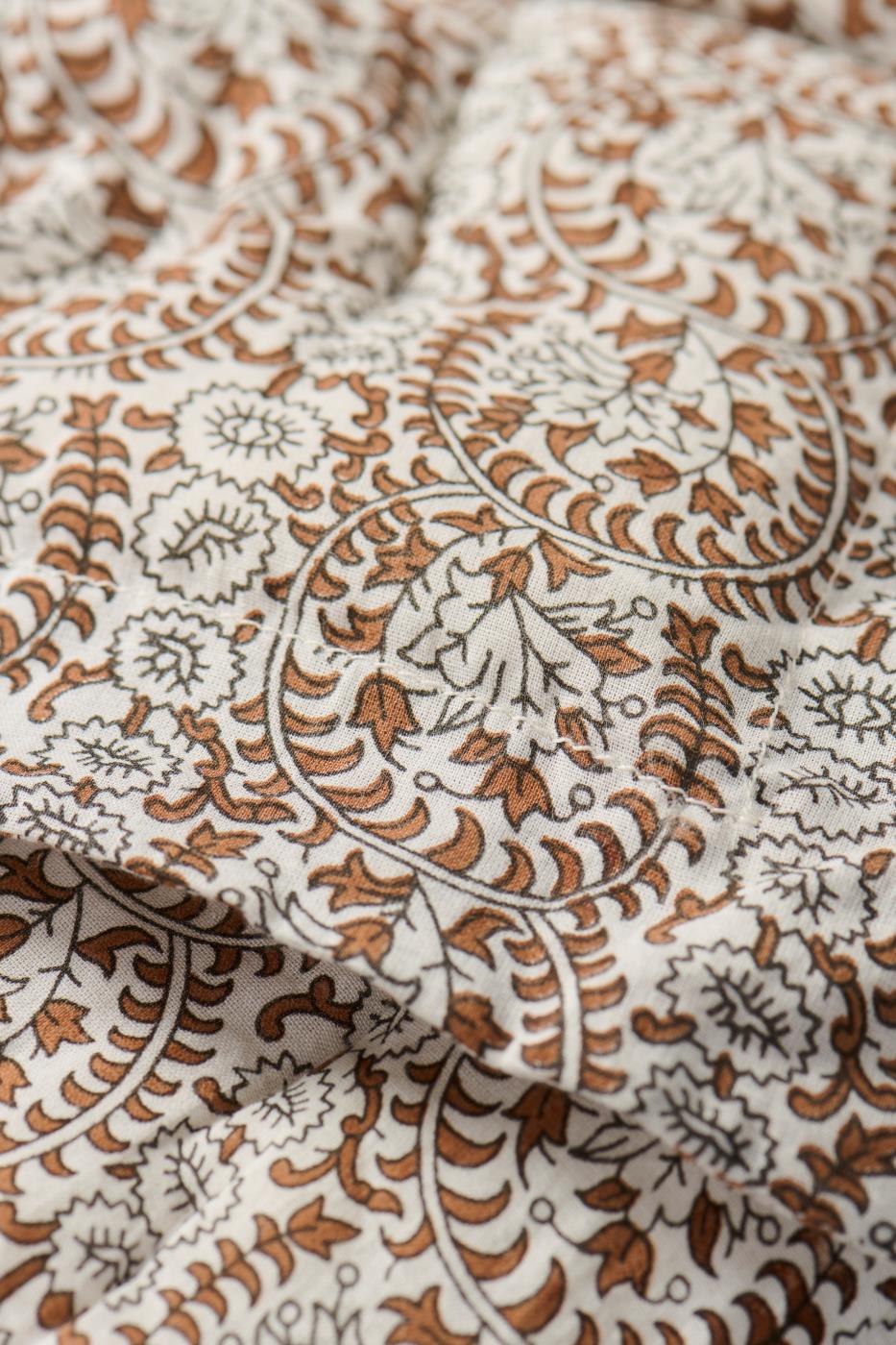 Brown Leaf Vine Sofa Quilt